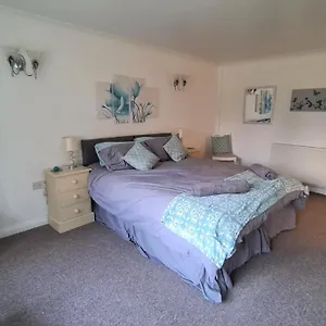  Holiday home Westbury House