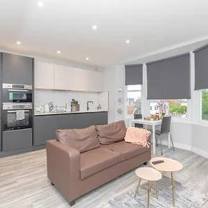 https://morden-supercentral-1-bedroom-flat.brighton-hotels-england.com