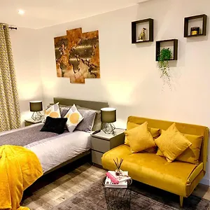  Apartment Beautiful Studio In A House With Parking